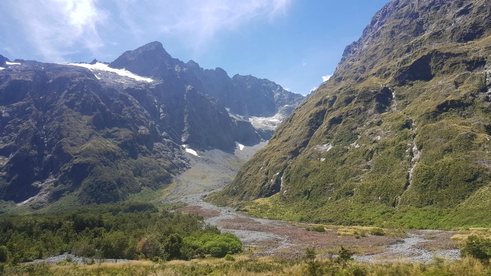 <h2>2019 New Zealand & Sydney Golf Cruise</h2>Azamara Quest (Jan)