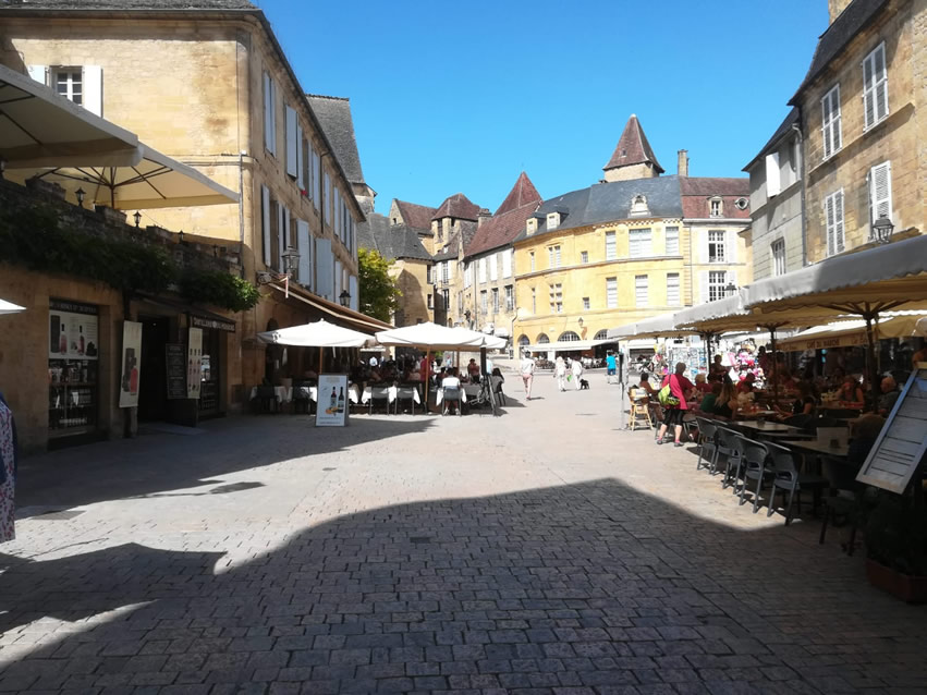 <h2>The Best of Southwest France Escorted 2019</h2>11 Nights in Bordeaux & Biarritz | 5 Rounds | 4 Wine Tastings | September 6 – 17