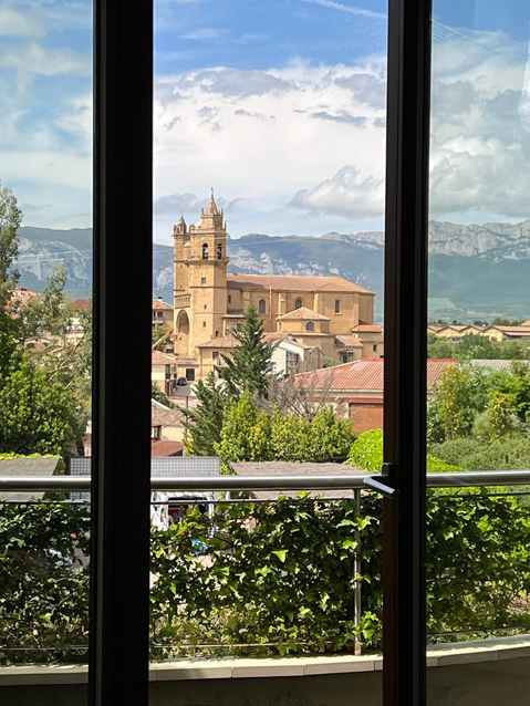 <h2>The Best of Northern Spain Escorted 2022</h2> 8 Nights | 4 Rounds | May 19 – 27